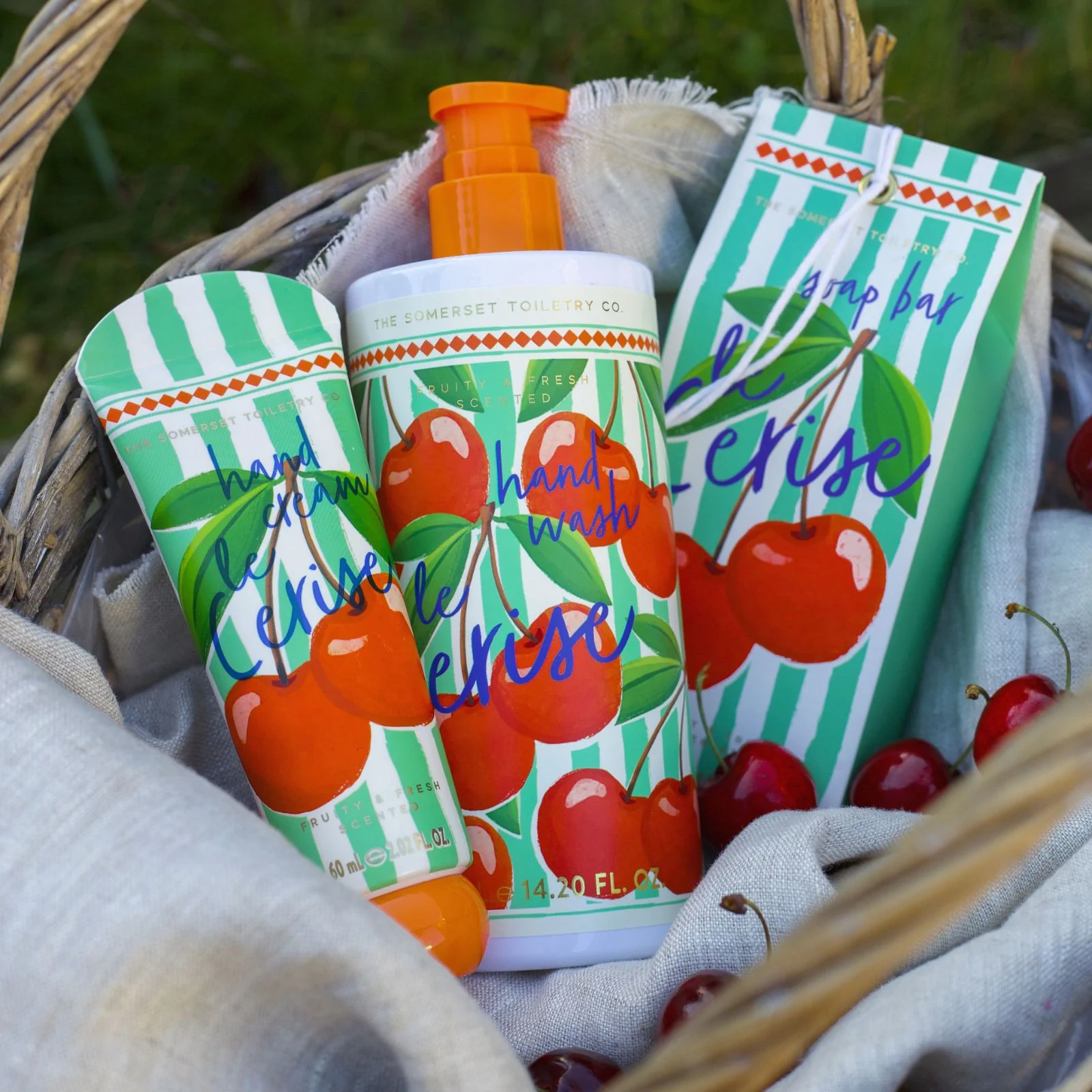 Fruity Stripes La Cerise Hand Wash 420ml - Image 3