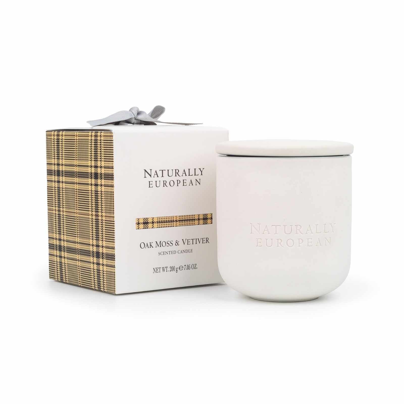 Naturally European Oak Moss and Vetiver 200g Candle
